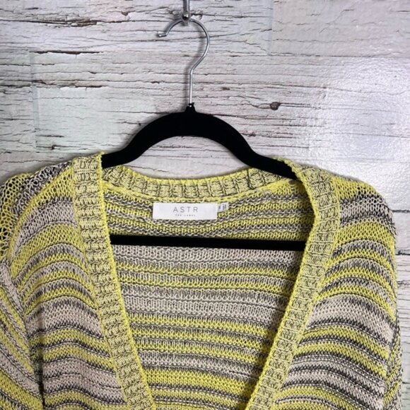 ASTR The Label Kent Faux Wrap Sweater Medium - Picture 4 of 7